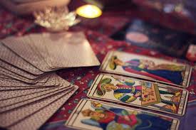 60 minute tarot reading by Lizzy Hoffmann